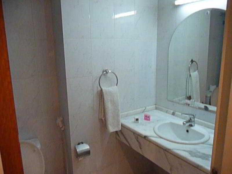 Commodore Hotel Amman Zewnętrze zdjęcie